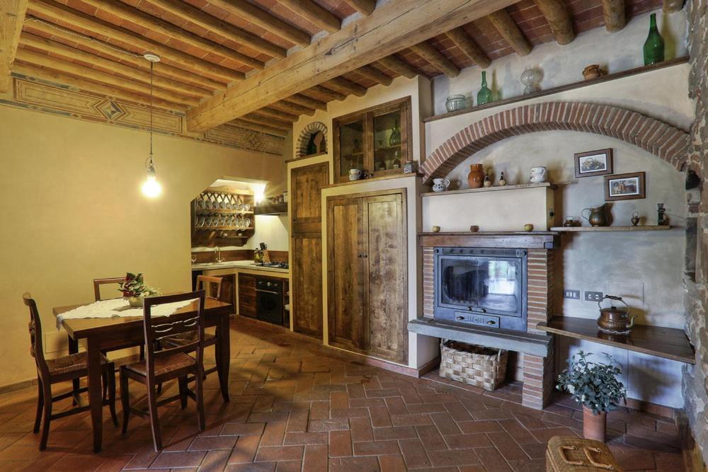 Casa Vacanze La Porta Vinci Esterno foto