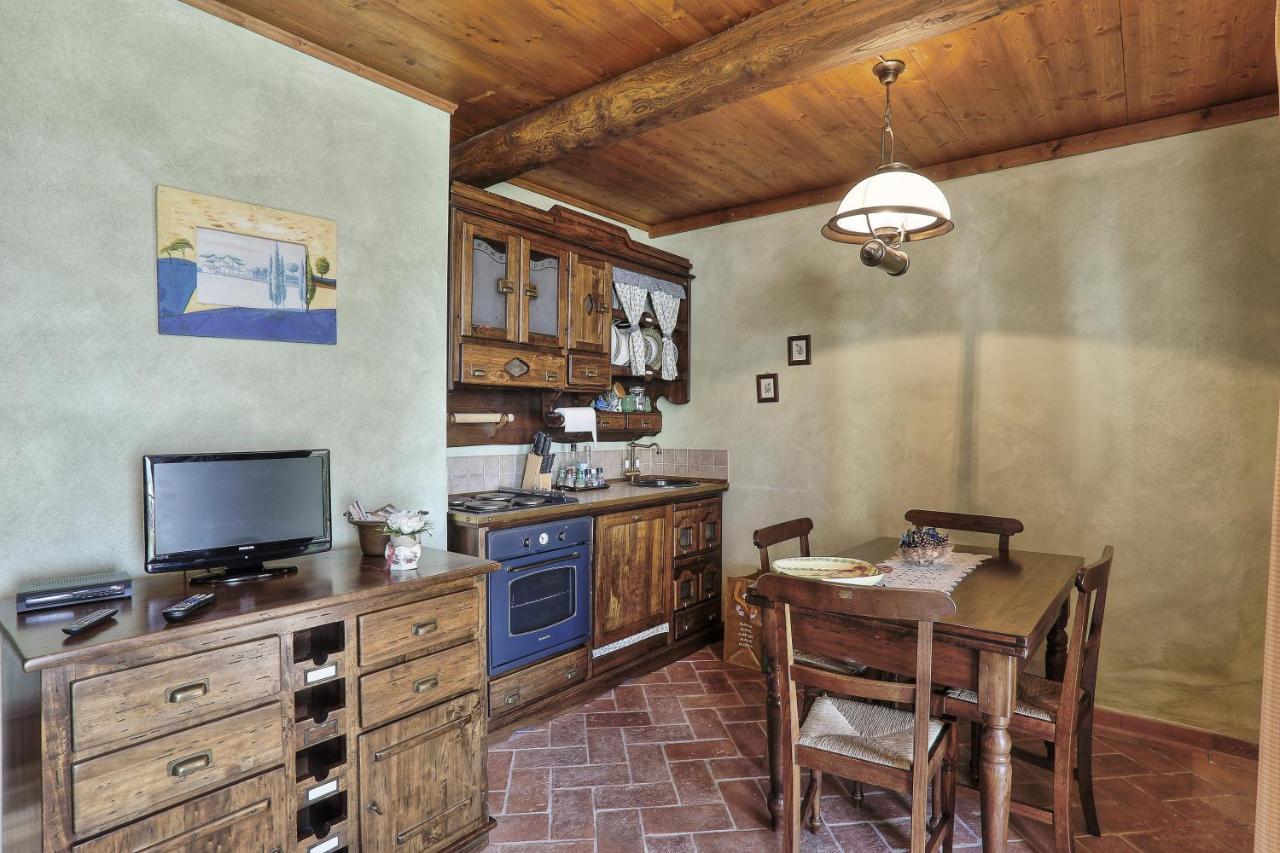 Casa Vacanze La Porta Vinci Esterno foto